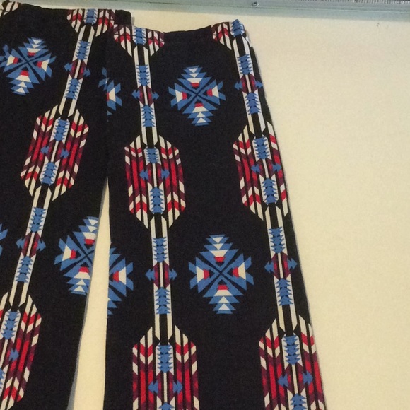 FOREVER 21 stretch pencil legs. - Picture 4 of 6